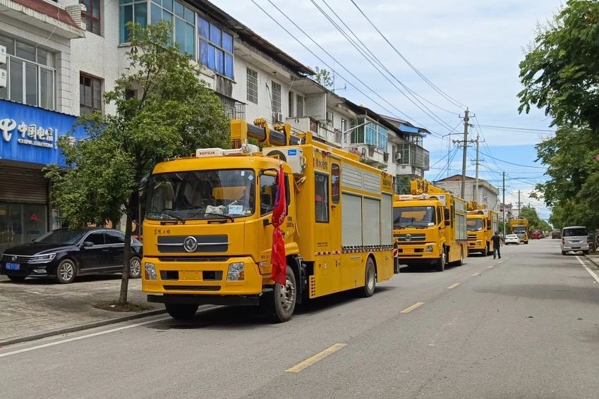 连续奋战又出发 333体育环境紧急驰援湘潭涓水决口